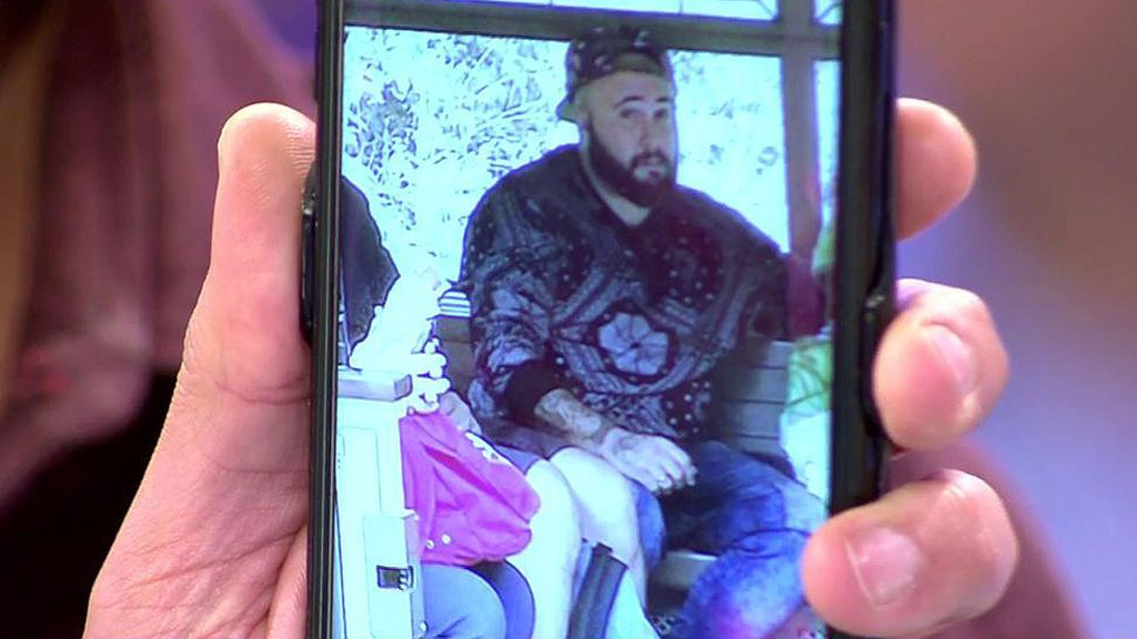 Kiko Rivera está haciendo un reportaje en Disneyland, según Kiko Hernández