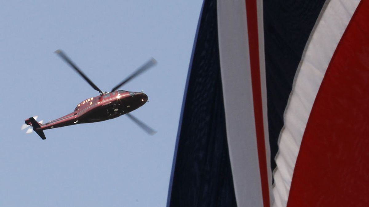 Prisión un expolicía británico por grabar a nudistas desde un helicóptero policial