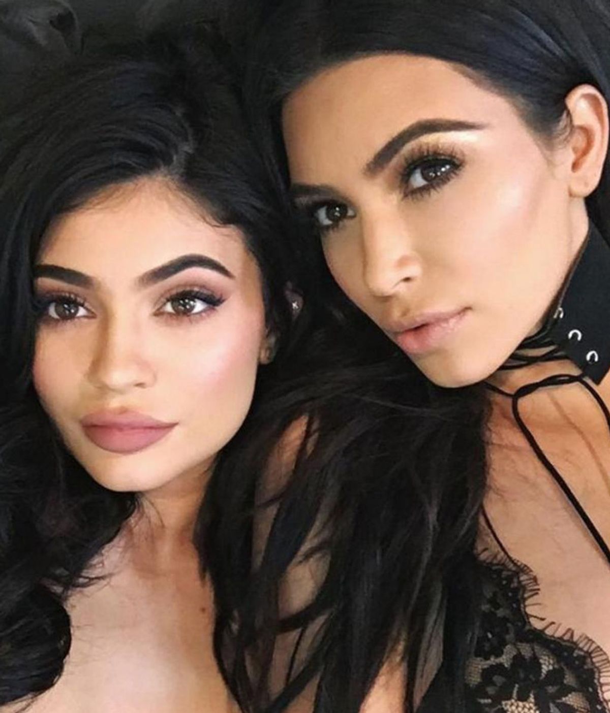 El increíble parecido de dos hermanas con Kim Kardashian y Kylie Jenner