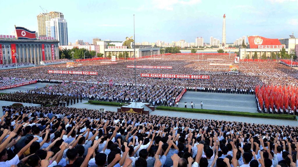 Vista general del desfile celebrado en Pyongyang, Corea del Norte
