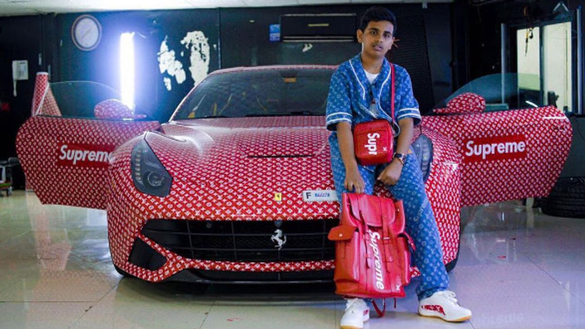 Regala un Ferrari de más de 300.000 euros a su hijo de 15 años