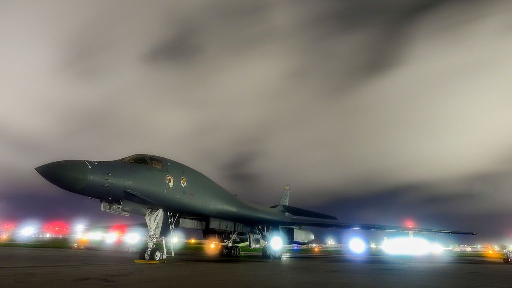 Estados Unidos saca sus bombarderos y amenaza a Corea del Norte con 'lo nunca visto' si ataca Guam