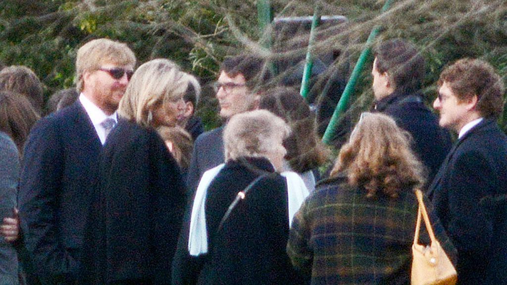 Los reyes de Holanda junto a sus hijas, en el último adiós a Jorgue Zorreguieta