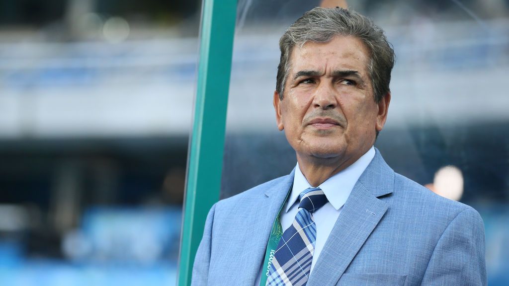 Graban la brutal agresión de Jorge Luis Pinto, seleccionador de Honduras, a su hija en medio de una fuerte discusión familiar Graban la brutal agresión de Jorge Luis Pinto, seleccionador de Honduras, a su hija en medio de una fuerte discusión familiar