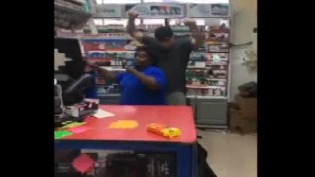 Channing Tatum baila al más puro estilo Magic Mike con la cajera de una gasolinera