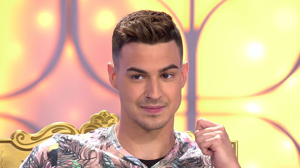 Iván tiene algo que decir... ¡Quiere tomarse un zumito con Nadia!