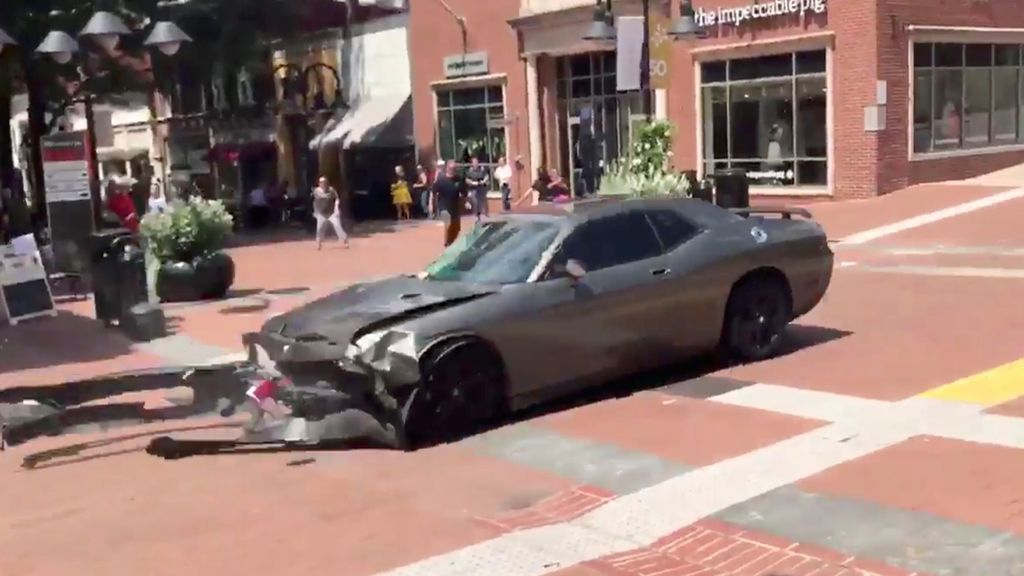 Así se ha vivido la marcha entre miembros de la ultraderecha y antifascistas en Charlottesville