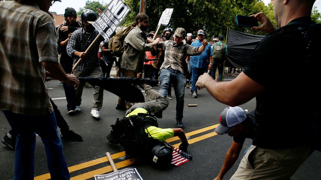 Jornadas de intensa violencia y caos en Charlottesville