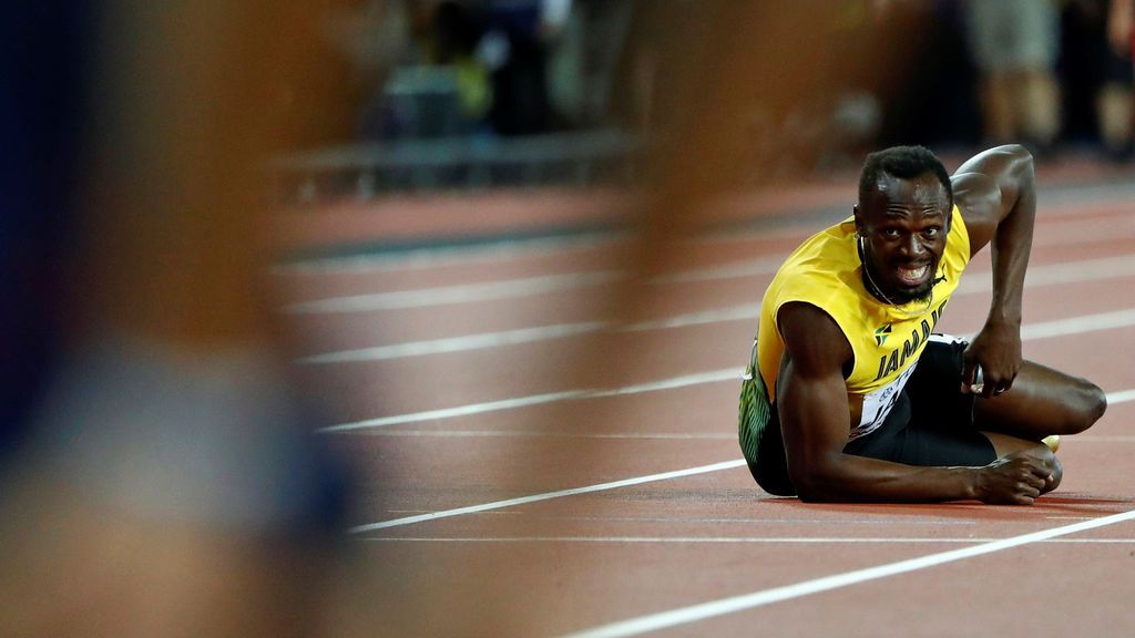 La amarga despedida de Usain Bolt: se rome en su última carrera