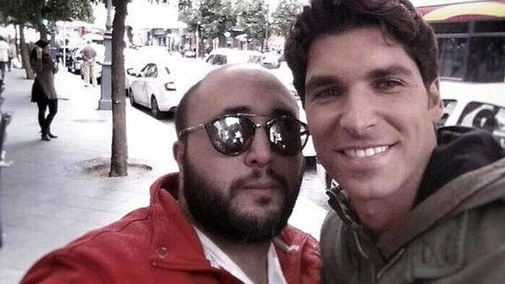 Cayetano Rivera vacila a su hermano Kiko Rivera tras su cambio de look Cayetano Rivera vacila a su hermano Kiko Rivera tras su cambio de look