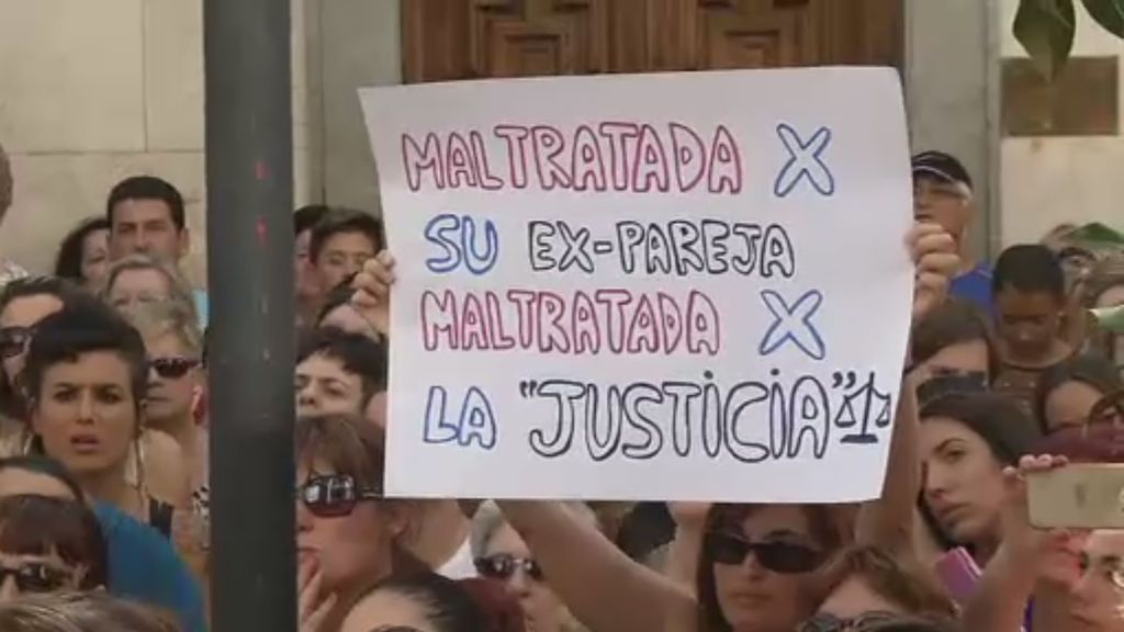 Varias ciudades españolas acogen concentraciones para apoyar a Juana Rivas