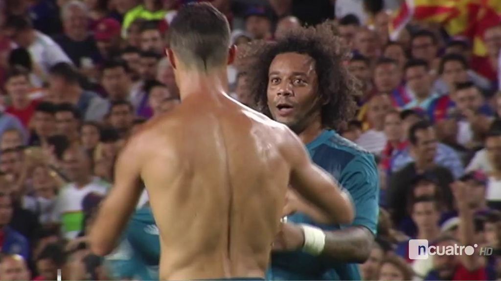 Marcelo pidió a Cristiano que enseñara la camiseta a la grada como Messi