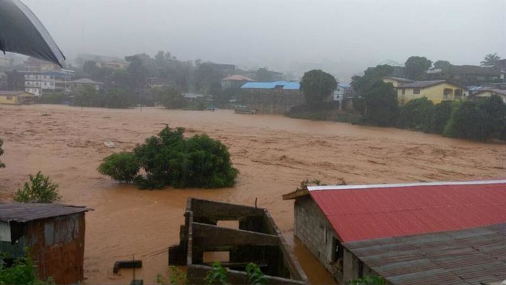 Más de 200 muertos por un desprendimiento de terreno en una localidad cercana a Freetown