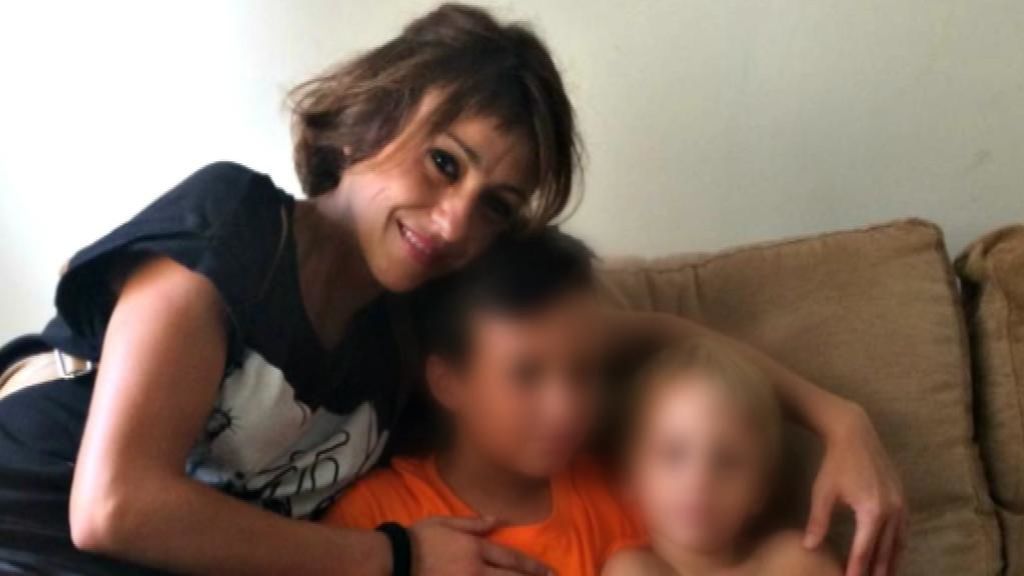 Primera foto de Juana Rivas con sus hijos: "Mi hijo recibió algún golpe intentando defenderme"