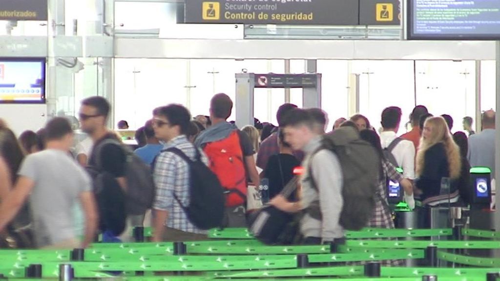 Consejo de Ministros extraordinario para tratar de acabar con la huelga indefinida en El Prat