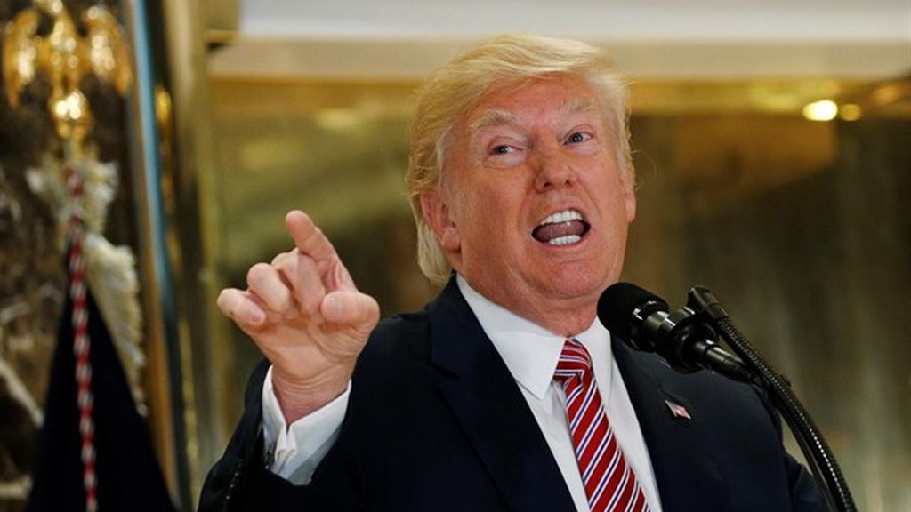 Trump vuelve a culpar a los dos bandos de la violencia en Charlottesville: "No todos eran neonazis"