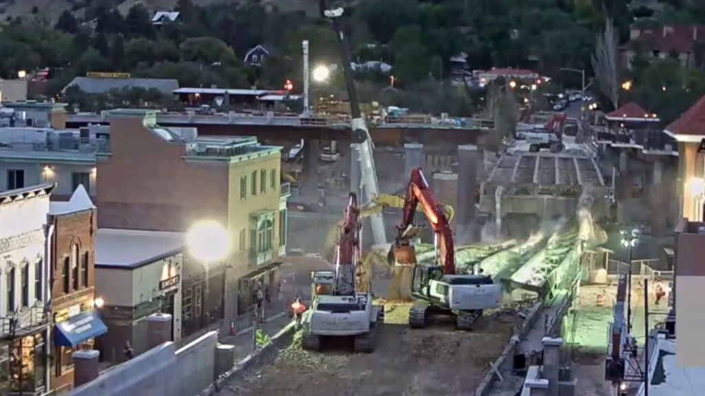 Estrepitoso desplome un puente en construcción en Colorado