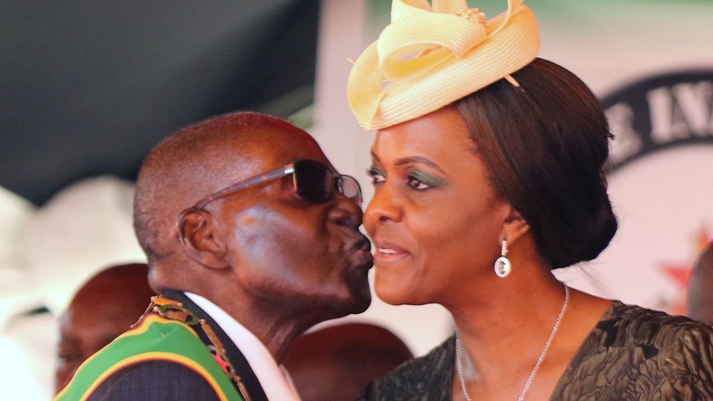 La primera dama de Zimbabue, en busca y captura por una paliza a una modelo