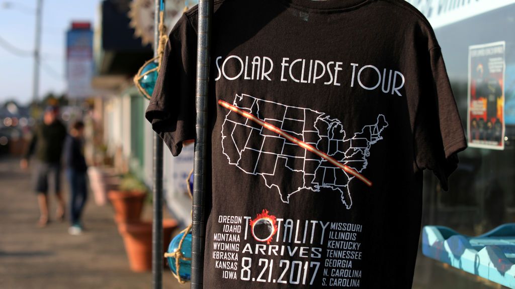 Camiseta del eclipse solar a la venta en las calles de Oregón