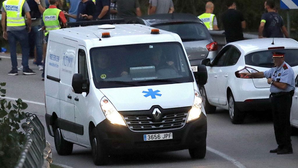 Levantamiento del cadáver del autor material del atentado en Barcelona