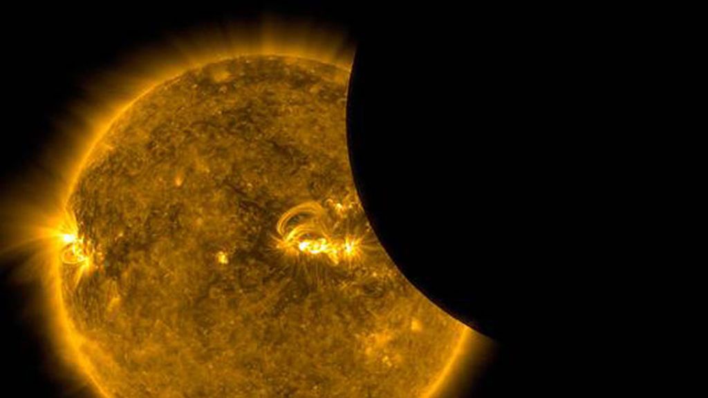 El tamaño del Sol y la Luna parecen igualarse