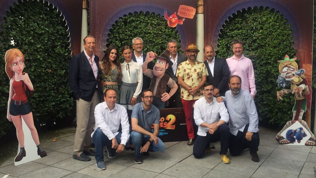 Así posan Corbacho, Ugarte y Jenner, las voces de 'Tadeo Jones 2'