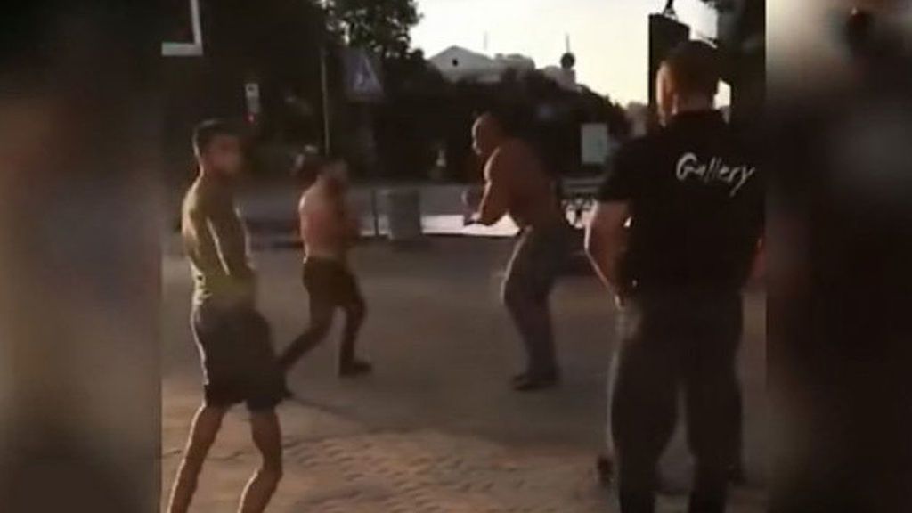 Un luchador de la MMA mata al campeón del mundo ruso de levantamiento de pesas en una pelea callejera Un luchador de la MMA mata al campeón del mundo ruso de levantamiento de pesas en una pelea callejera