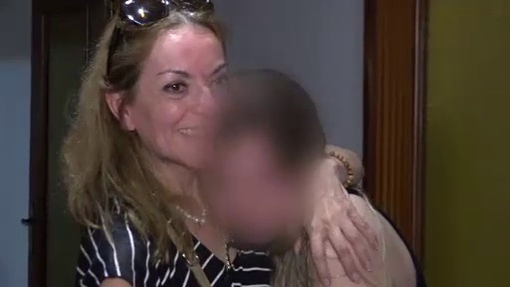 El esperado abrazo de María José Carrascosa y su hija 11 años después