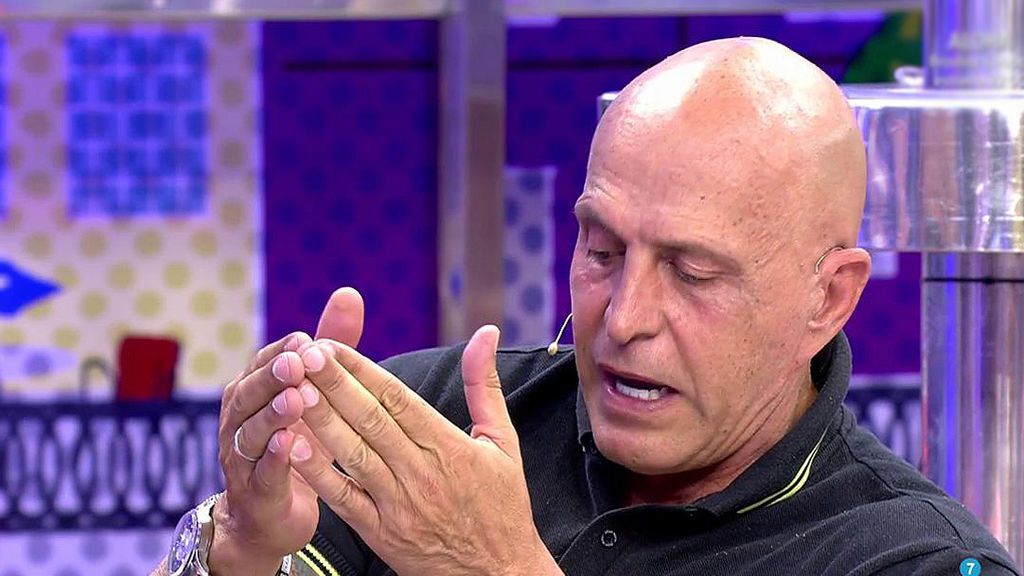 Kiko Matamoros: "El padre de Anabel Pantoja está ingresado por un tema delicado"