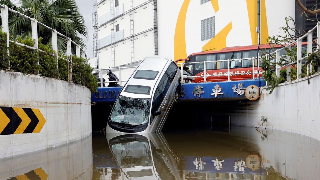 El tifón Hato deja 12 muertos y destrozos millonarios a su paso por Hong Kong,  Macao y el sur de China