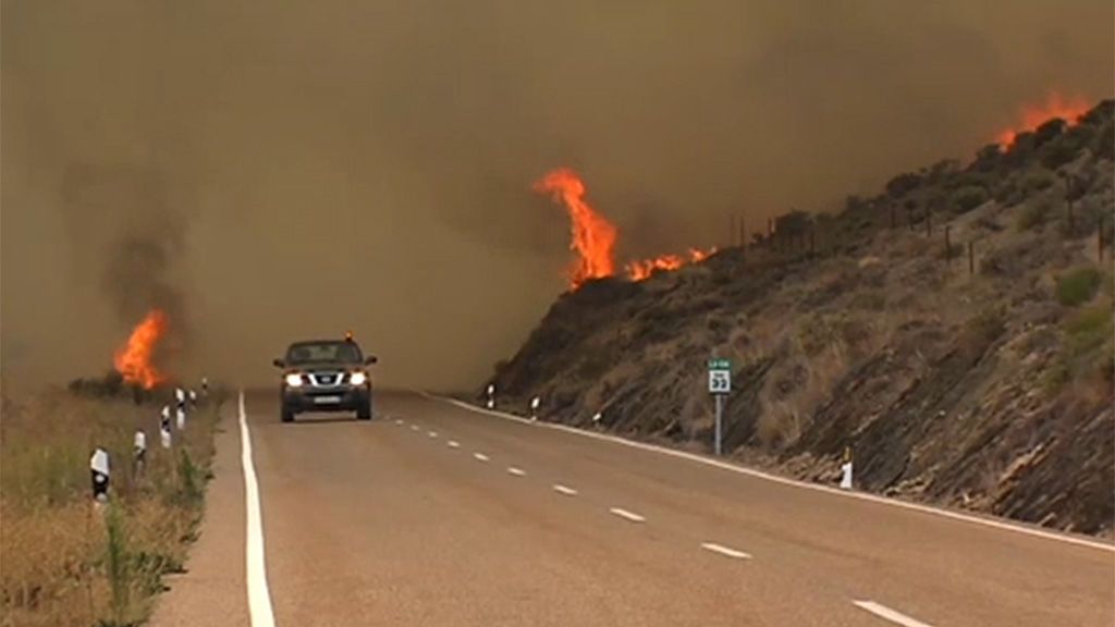 El incendio de la sierra de Cabrera en León, el más devastador del año en España