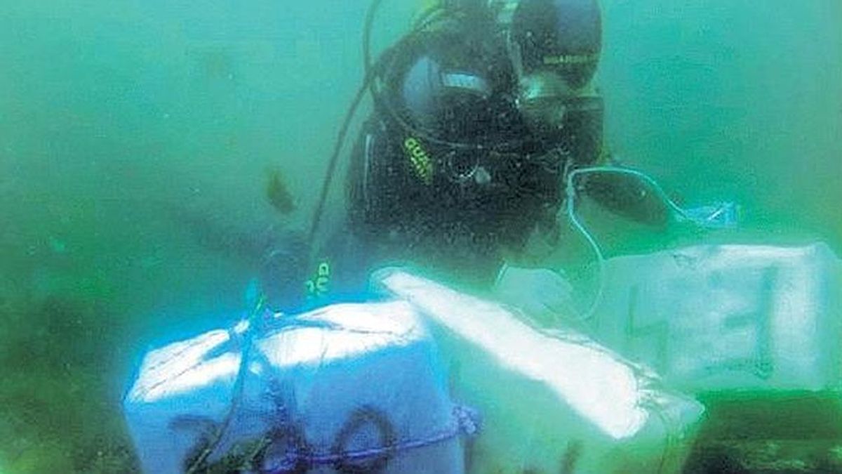 Rescatan en el mar más 1.280 kilos de hachís en Cádiz
