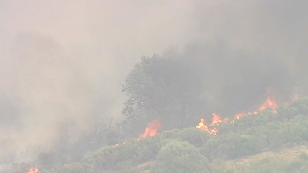 Los efectivos consiguen estabilizar el incendio de la Cabrera (León)