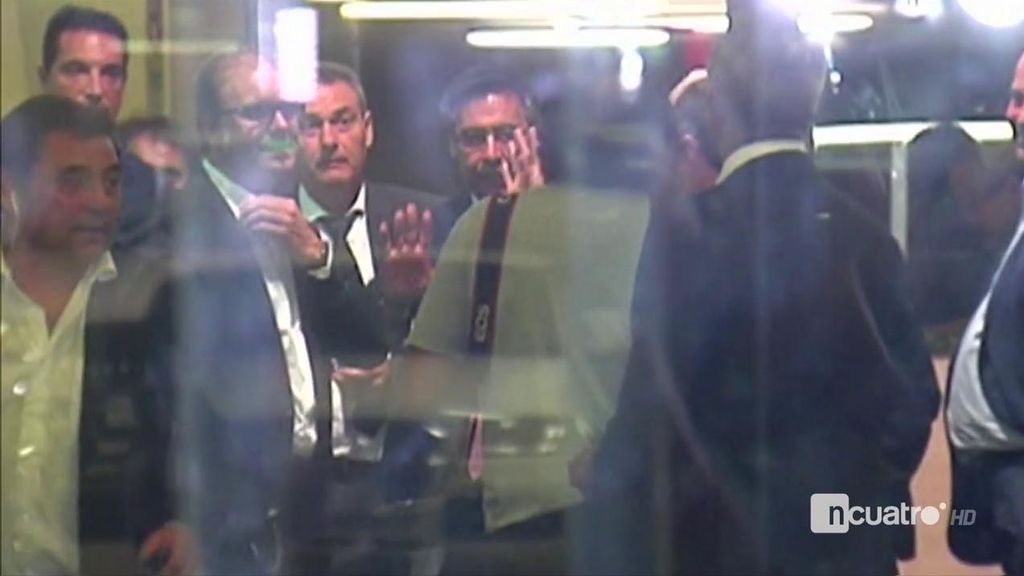 Más distanciados que nunca: Bartomeu y Messi se despidieron sin darse la mano