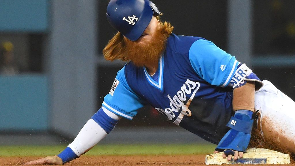 Partido de Los Angeles Dodgers contra los Milwaukee Brewers en el Estadio de los Dodgers