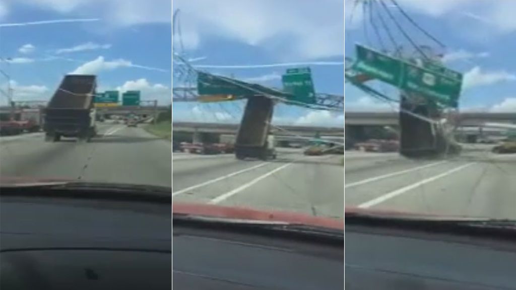 Pánico en una autovía de Houston por el choque de un camión con una señal de indicación
