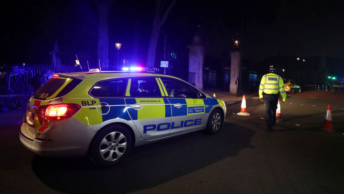 La Policía abre una investigación por terrorismo sobre el ataque con cuchillo cerca de Buckingham