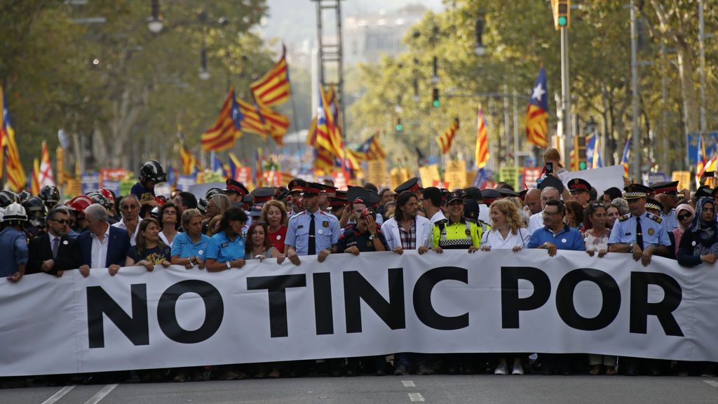 Miles de personas gritan "no tengo miedo" en una multidinaria marcha en Barcelona