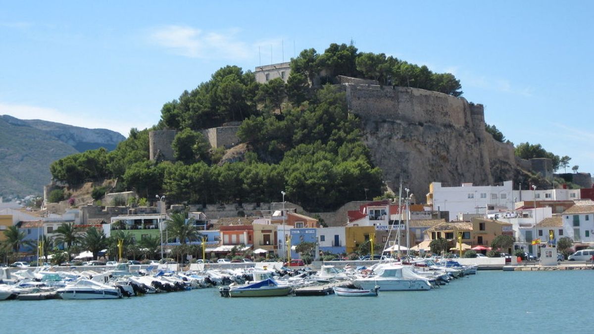 Una mujer se precipita con su bebé desde el castillo de Dénia a una altura de 50 metros