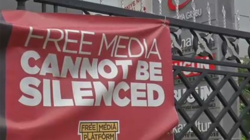 Piden a España que no haga efectiva la extradición de dos periodistas turcos