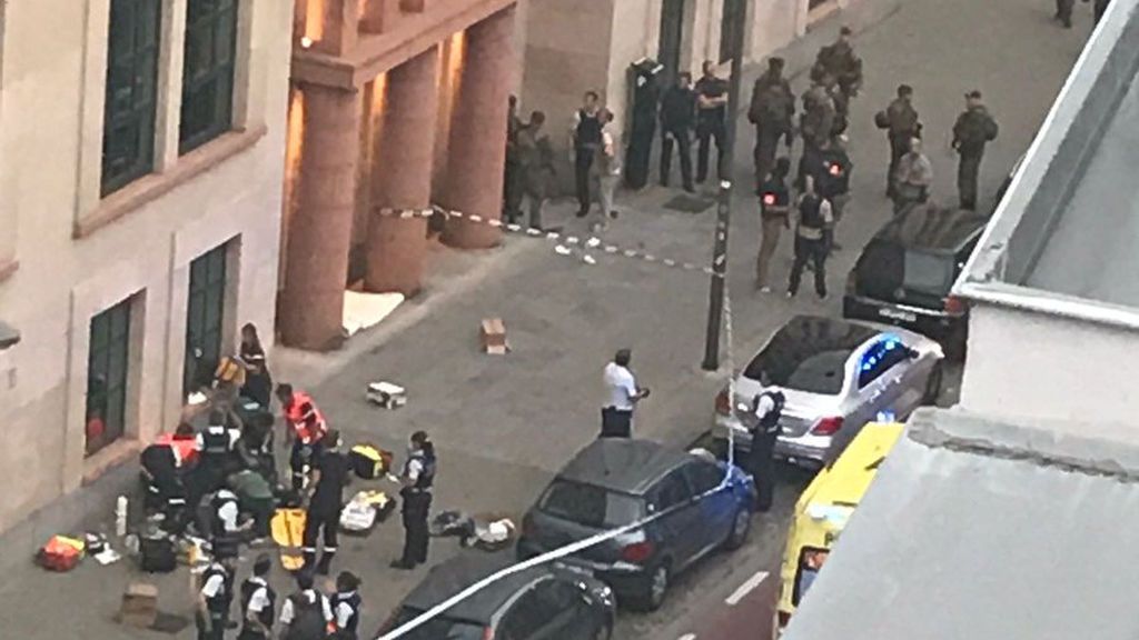 Un arma falsa y dos copias del Corán, entre las pertenencias del asaltante de Bélgica