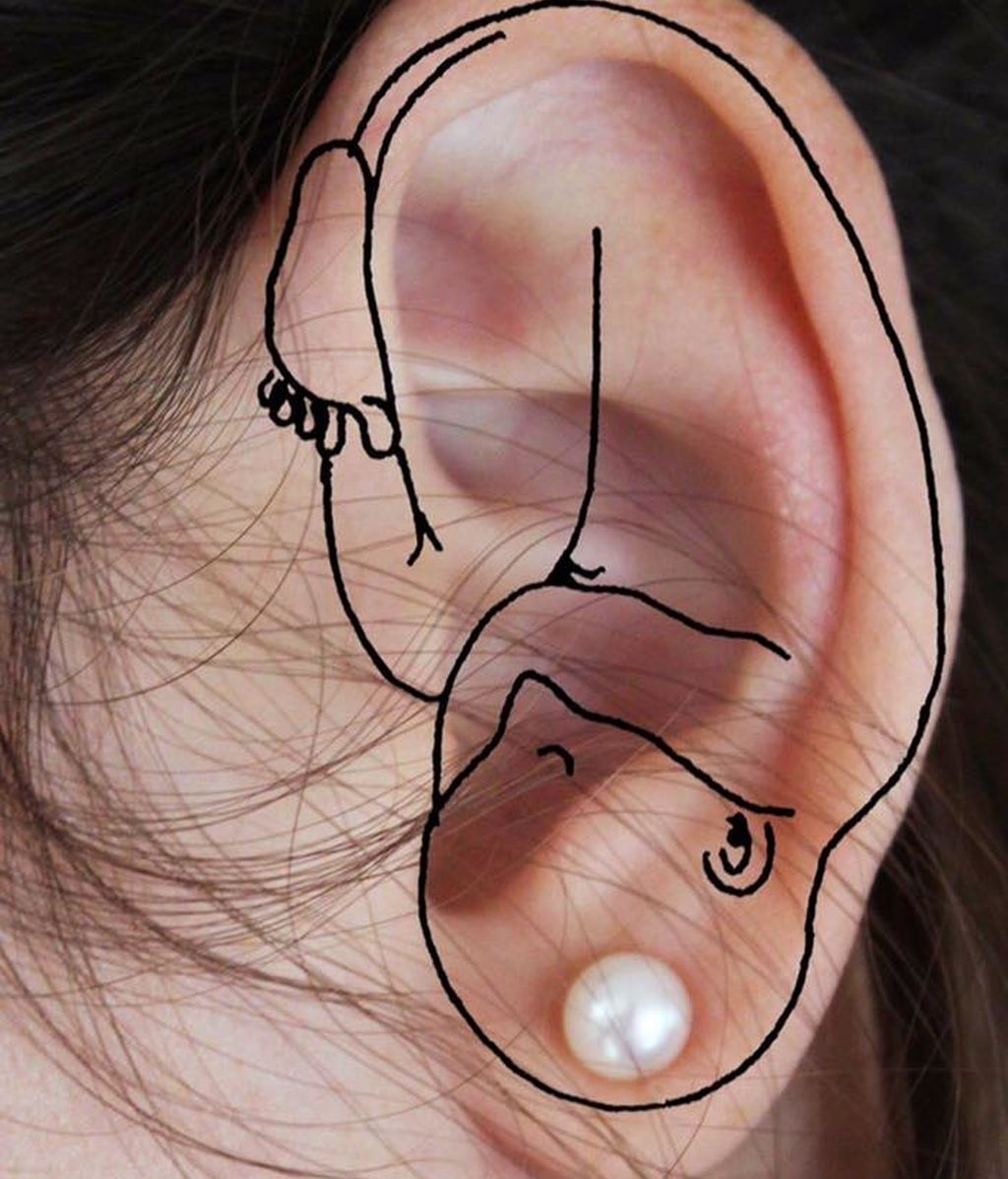 Esta artista se inspira en las formas de su cuerpo y lo utiliza como lienzo