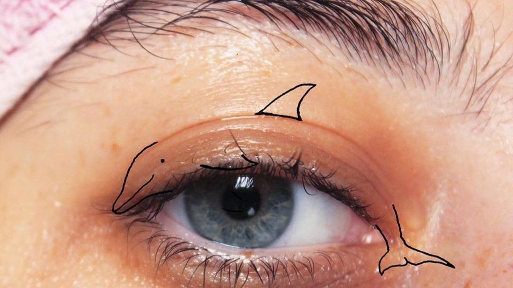 Esta artista se inspira en las formas de su cuerpo y lo utiliza como lienzo