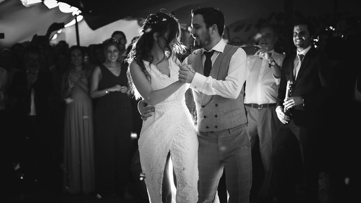 Alberto Garzón se atreve “con un tango” el día de su boda con Anna Ruiz