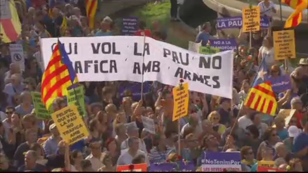 Las tensiones políticas empañan la manifestación de Barcelona Las tensiones políticas empañan la manifestación de Barcelona