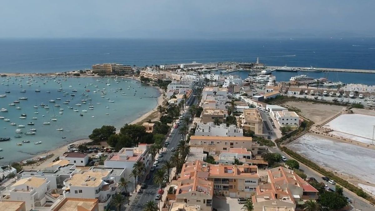 Formentera, la isla que cada verano cuadruplica su población, ‘En el punto de mira’