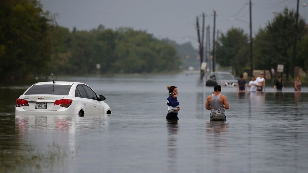 Miles de personas intentaron huir fallidamente de Houston cuando llegó el huracán