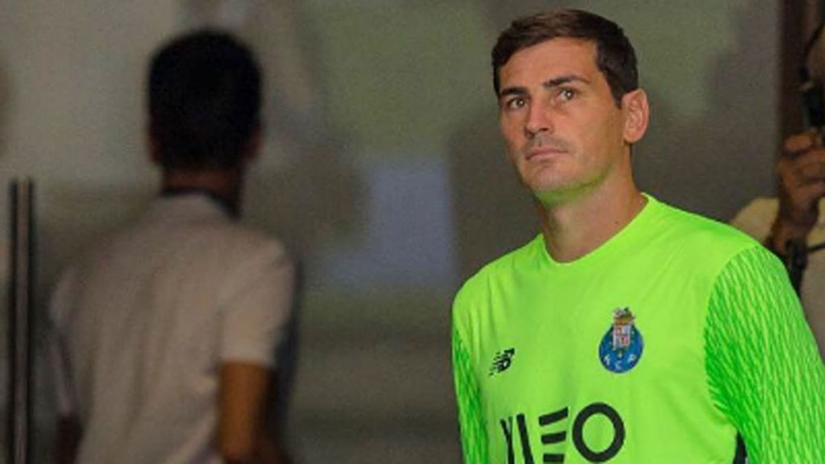 Iker Casillas se une al último fenómeno de Twitter: así fue su historia a lo Manuel Bartual
