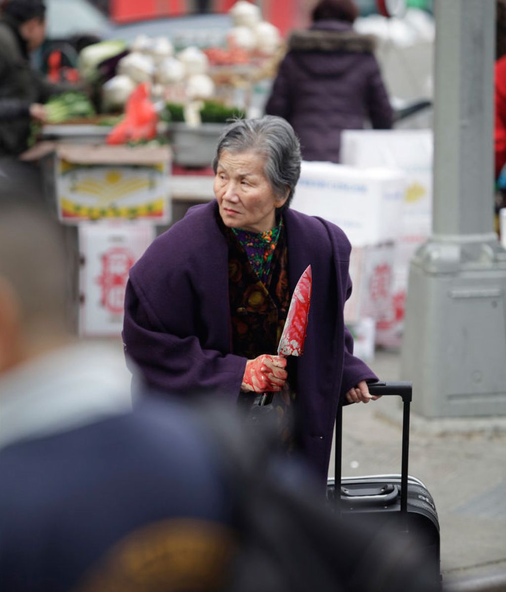 Transforma momentos de la vida cotidiana en imágenes hilariantes con recortes de revistas