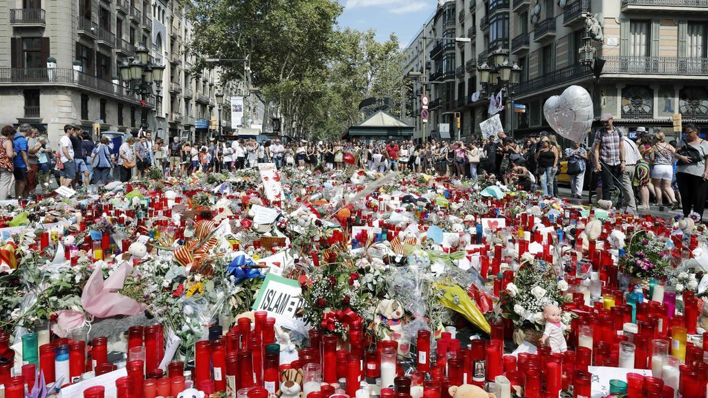 El ayuntamiento de Barcelona guardará en un archivo los memoriales del atentado en Las Ramblas
